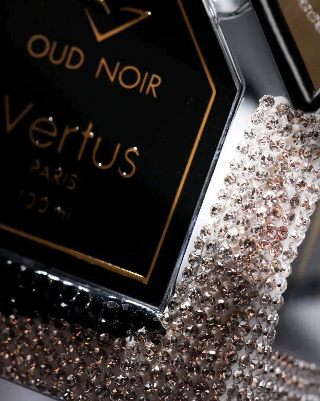 OUD NOIR